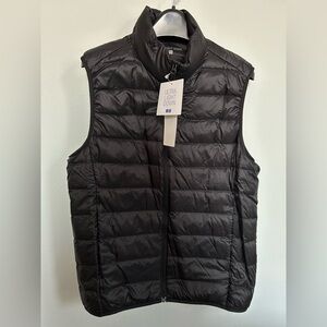Uniqlo Ultra Light Down Vest in Black